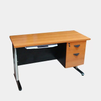 ราคา โต๊ะคอมพิวเตอร์ขาโครเมี่ยม 1.2 เมตร ไอคอนิค SL-121 สีเทา (YA10737)