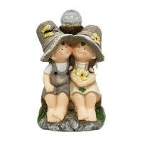 ราคา FONTE รูปปั้นแต่งสวนไฟโซลาร์เซลล์ เด็กชายหญิงนั่งคู่กับไฟถนน รุ่น GB32-232068 (YA34182)