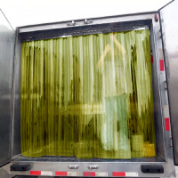 ราคา MPI ม่านริ้วพลาสติกเหลืองใส กันกระแทก หนา 2มม. กว้าง 1.05ม. สูง 2 เมตร ชุดม่านห้องเย็นแบบมีลอนกันกระแทก พร้อมรางสำเร็จรูป ประกอบใช้ได้ทันที (YC08286)