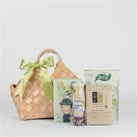 ราคา BASKETEER ชุดกระเช้าของขวัญ 02 (ข้าวเม่าเกษตร 25 กรัม, น้ำข้าวไรซ์เบอรี่ 180 มล., ข้าวกล้องหอมปทุม 500 กรัม, กระเจี๊ยบอบกรอบ 30 กรัม) (Y000389)