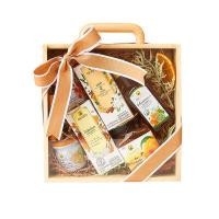 ราคา BASKETEER WELLNESS GIFT COLLECTION GCH-005 ชุดของขวัญโดยคำในกล่องไม้ขนาด 22.5*22.5*8.5 ซม. (YA22265)