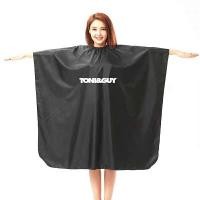 ราคา TONI&amp;GUY ผ้าคลุมตัดผม กันเศษผม ขนาด 135 x 115 ซม. ผ้าร่มผืนใหญ่กันน้ำได้ น้ำหนักเบาโปร่ง สายรัดคอยางยืด ตะขอเกี่ยวแข็งแรงยึดติด ใส่คลุมตัดผม ทำสีผม เหมาะสำหรับร้านเสริมสวย ซาลอน บาร์เบอร์ - สีดำ (