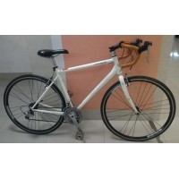 ราคา จักรยานเสือหมอบ Giant escape R3 เฟรมอลู สีขาว