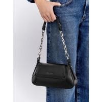ราคา Charles & Keith Olivia Trapeze Shoulder Bag - สีดำอะไหล่สีเงิน