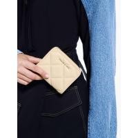 ราคา Charles & Keith กระเป๋าสตางค์ลายควิลท์ดีไซน์ที่ปิดแบบซิปรอบรุ่น Anwen - สีเบจ
