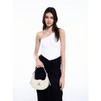 ราคา Charles & Keith กระเป๋าสะพายไหล่สายดีไซน์หัวเข็มขัดรุ่น Trice - สีชอล์ค