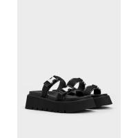 ราคา Charles & Keith รองเท้าแตะแฟลตฟอร์มตกแต่งหัวเข็มขัดเมทัลลิครุ่น Laine - สีดำ