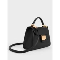 ราคา Charles & Keith กระเป๋าถือหูจับด้านบนทรงสี่เหลี่ยมคางหมูรุ่น Violetta - สีดำ