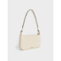 ราคา Charles & Keith กระเป๋าสะพายไหล่ตกแต่งด้วยโซ่ถักรุ่น Wavy - สีชอล์ค