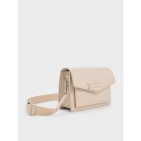 ราคา Charles & Keith กระเป๋าสะพายข้างทรงซองจดหมายรุ่น Adelie - สีโอ๊ต