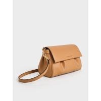 ราคา Charles & Keith กระเป๋าถือหูจับแบบโซ่ดีไซน์ฝาปิดด้านหน้ารุ่น Calla - ทอฟฟี่