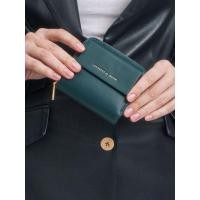 ราคา Charles & Keith กระเป๋าสตางค์ใบจิ๋วแบบซิปรอบพร้อมที่ปิดด้านหน้า - สีเขียว