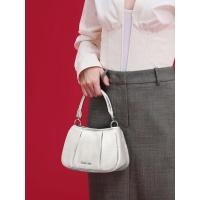 ราคา Charles & Keith กระเป๋าสะพายไหล่ผ้าซาตินลายดอกไม้วัสดุรีไซเคิล - สีเงิน