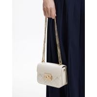 ราคา Charles & Keith กระเป๋าถือสายโซ่ลายควิลท์ดีไซน์ที่ปิดแบบกด - สีไอวอรี่