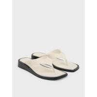 ราคา Charles & Keith รองเท้าแตะหนีบเสริมส้นเตารีดดีไซน์สายคาดตัววี - สีครีม