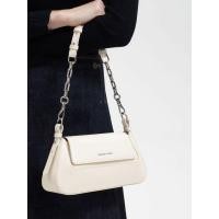 ราคา Charles & Keith Olivia Trapeze Shoulder Bag - สีครีม
