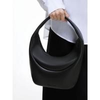 ราคา Charles & Keith Elongated Curved Hobo Bag - สีดำ