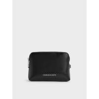ราคา Charles & Keith กระเป๋าเพาช์หูจับแบบสายโซ่ดีไซน์ลายย่นรุ่น Atwood - สีดำอะไหล่สีเงิน