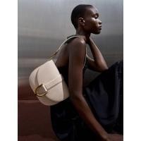 ราคา Charles & Keith กระเป๋าสะพายข้างดีไซน์หนังแท้รุ่น Gabine - สีโอ๊ต