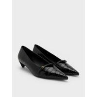 ราคา Charles & Keith รองเท้าส้นเตี้ยแบบปิดส้นดีไซน์หัวรองเท้าแบบแหลมลายจระเข้ตกแต่งหัวเข็มขัด - สีลายพิมพ์สัตว์สีดำ