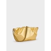 ราคา Charles & Keith คลัตช์เมทัลลิคดีเทลจับจีบย่นที่จับแบบโซ่รุ่น Brigette - สีทอง