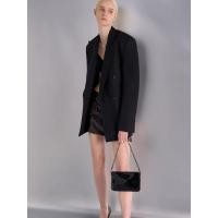 ราคา Charles & Keith กระเป๋าสะพายไหล่หนังแก้วพร้อมสายโซ่ - สีดำอะไหล่สีดำ