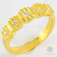 ราคา แหวนทรงลูกฟูก ติดเพชรสังเคราะห์ ทอง 96.5% หนัก 1 สลึง (GD499-30)