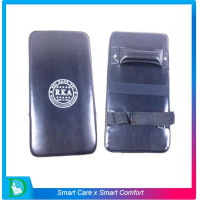 ราคา FIT360 เป้าล่อเตะ เป้าใช้ซ้อมเตะมวย แบบสวมแขน (A) เป้าล่อยาวสีดำ เป้าเตะ เป้าซ้อมเตะ เป้าล่อยาวหนัง PU เป้าล่อเตะมวย เป้าล่อชกมวย (364)