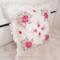 ราคา ปลอกหมอนอิง สไตล์คอทเทจ แบบ-T พื้นสีขาว ปักดอกไม้สีแดง