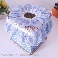 ราคา กล่องใส่ทิชชู ที่ใส่ทิชชู ทรงสี่เหลี่ยมจัสตุรัส แบบ-N ประดับดอกไม้และผ้าลูกไม้ สีฟ้า