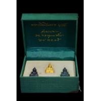 ราคา พระกริ่งนิรันตราย ญสส ชุดทองคำ เงิน นวะ ปี 2535 วัดบวรนิเวศวิหาร พร้อมกล่องเดิม (เช่าบูชาไปแล้ว) (6566867)