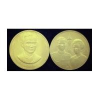 ราคา เหรียญที่ระลึกครบ 50ปี ราชาภิเษกสมรส และเหรียญที่ระลึกครบ 50ปี บรมราชาภิเษก เนื้อทองคำ ปี2543 (6435866)