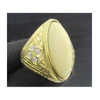 ราคา แหวน ทรงกองข้าว แกะลาย ฝังพลอยขาว ทอง90 งานเก่า หลุดจำนำ นน. 17.14 g (7504990)