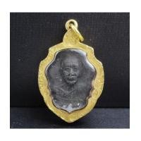 ราคา เหรียญ หลวงพ่อดำ วัดมุจลินทวาปีวิหาร (วัดตุยง) จ.ปัตตานี ปี 2516 เลี่ยมทองเก่า นน. 10.80 g (7504974)