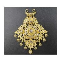 ราคา จี้ อุบะ เพชรซีก 5 ยอด ฉลุลาย ตุ้งติ้ง ทอง90 แบบงานโบราณ สวยมาก นน. 19.94 g (7355796)