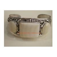 ราคา กำไลงาช้างตัวเรือนเงินแกะลาย รูปทรงตัวซี (3063945)