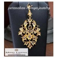 ราคา จี้เพชรซีกโบราณ(จี้ฮัวหนา)น้ำหนักรวม 5.1 กรัม(ชั่งทั้งชิ้นงานเนื่องจากเป็นงานโบราณ) งานเปอรานากัน (7295506)