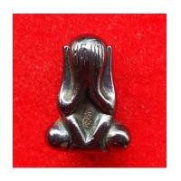 ราคา พระปิดตาหลวงปู่นาค วัดห้วยจระเข้ เนื้อเมฆพัด รุ่นขุมสมบัติ 115 ปี พิมพ์หูกระต่าย พิธีใหญ่สุด องค์ 21 (5593451)