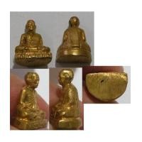 ราคา พระเครื่อง รูปหล่อหลวงพ่อขอม พิมพ์ปั้มรุ่นแรก พิมพ์หน้าแก่ พิมพ์หายาก กะไหล่ทองเดิมๆ (4624248)