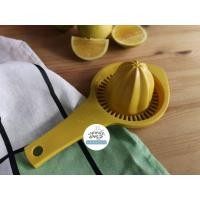 ราคา Kwanprapa Baking Tool ขวดปั๊มไซรัปพลาสติก ขนาด 1100 ml. ขวดปั๊มไซรัปตวง 8cc. ด้ามคั้นน้ำส้ม (10502004)