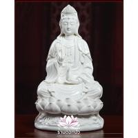 ราคา ร้านดอกบัว เทพเจ้าจีน พระโพธิสัตว์กวนอิมปางประทานพระ พระแม่กวนอิมปางประทานพร ประทับนั่ง ถือแจกันและกิ่งหลิว สีขาว 14 นิ้ว (10847422)