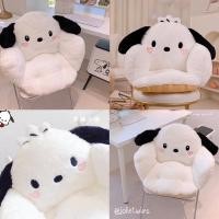 ราคา Pamu Home เบาะรองนั่ง Pochacco โปชัคโกะ เบาะพิงหลัง สีขาวนุ่มนิ่มๆ พร็อบถ่ายรูป Size (10985020)