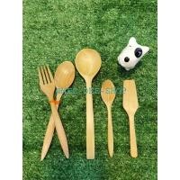 ราคา Mee Dee Shop ชุดเซท​ 5 ชิ้น ช้อนส้อมคู่/ ช้อนซุปหัวกลม /ช้อนกาแฟ/ พายไม้ทาแยม ทำจากไม้กันเกรา/ ไม้จะบก classic (12014729)