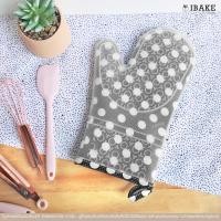 ราคา IBakeStudio ถุงมือกันความร้อน ถุงมือซิลิโคน อุปกรณ์ทำขนม 1 ชิ้น/Polka dotดำ (12105984)