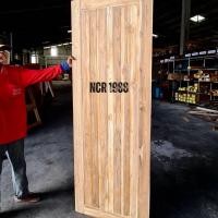 ราคา NCR 1988 ประตูทึบสายฝน ไม้สักอบแห้ง ขนาด 70,80,90,100,ซม. สูง 200 ซม. ขอบ 5 นิ้ว 70x200 (12194042)