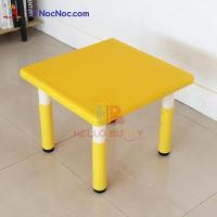 ราคา Hello Buddy โต๊ะเรียนหนังสือ โต๊ะเด็กอนุบาล โต๊ะทำการบ้านเด็ก พร้อมเก้าอี้ โต๊ะนักเรียน 60x60 ซม. โต๊ะสีเหลือง (12176919)