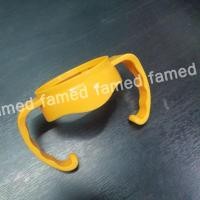 ราคา Famedแขนจับขวดนมคอกว้างพีเจ้น แขนจับขวดนมเฟเมด เหลือง (12338245)