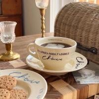 ราคา Dish.is.ceramics ชุดกาแฟพร้อมจานรอง ชุดแก้วกาแฟสีครีม ชุดกาแฟตัวอักษร un après midi paisible ตัวพิมพ์ดำ (12375432)