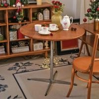 ราคา Wuxury Furniture โต๊ะทานข้าว โต๊ะกลม minimal style ส่งฟรี ไม้เชอรี่ รุ่นกว้าง 70 cm (12429578)
