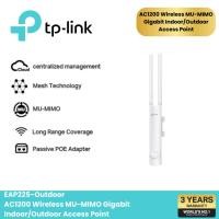 ราคา TP-LINK Indoor Outdoor Access Point อุปกรณ์ขยายสัญญาณภายนอกจากทาง TP-Link EAP225-Outdoor (12522910)